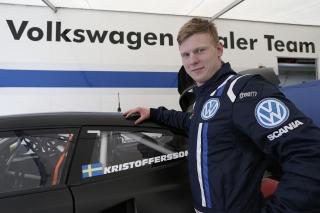 Hemmaplan för Kristoffersson och Volkswagen Dealer Team KMS