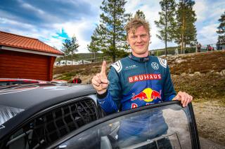 Johan vann dramatisk RallyX-premiär